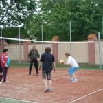 Turnaj v přehazované v deblech se uskutečnil v areálu DSS Skřivany