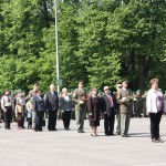 Delegace KRS před kladením kytice