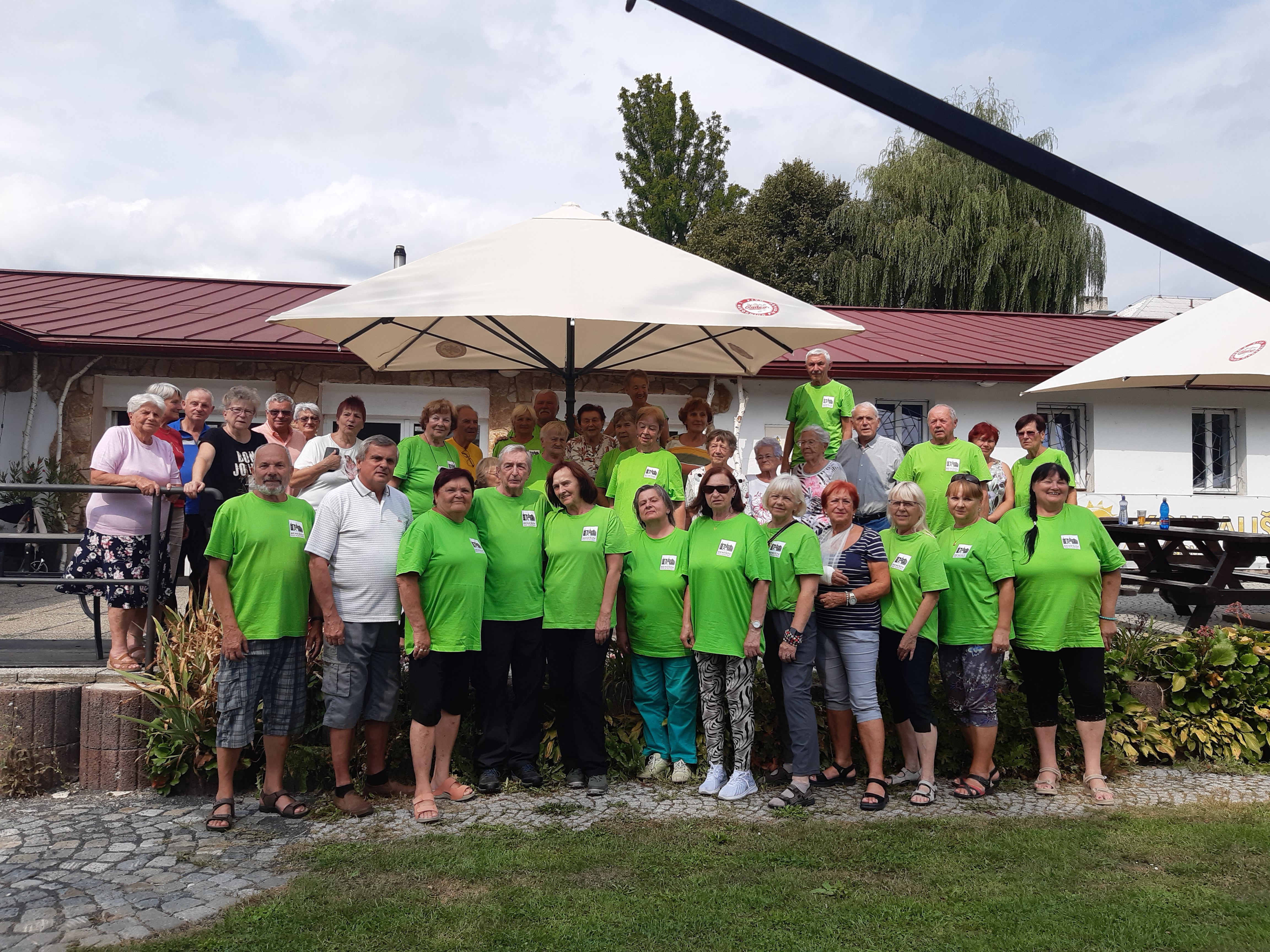 <a onclick="javascript:pageTracker._trackPageview('/downloads/wp-content/uploads/2025/08/20250821_142514.jpg');"  href="https://www.rscr.cz/wp-content/uploads/2025/08/20250821_142514.jpg"><img class="alignnone size-medium wp-image-26006" title="20250821_142514" src="https://www.rscr.cz/wp-content/uploads/2025/08/20250821_142514-e1756116408753-300x225.jpg" alt="" width="300" height="225" />…</a>
Ve čtvrtek 21. srpna 2025 se sešli senioři z Benešova nad Ploučnicí a z partnerského