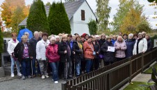 <a onclick="javascript:pageTracker._trackPageview('/downloads/wp-content/uploads/2025/10/skupina-u-zámku-v-Lánech.jpg');"  href="https://www.rscr.cz/wp-content/uploads/2025/10/skupina-u-zámku-v-Lánech.jpg"><img class="alignnone size-medium wp-image-26681" title="skupina u zámku v Lánech" src="https://www.rscr.cz/wp-content/uploads/2025/10/skupina-u-zámku-v-Lánech-300x195.jpg" alt="" width="300" height="195" />…</a>
Členky Levicového klubu žen z Hradce Králové připravily v polovině října zájezd i pro ostatní