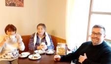 <a onclick="javascript:pageTracker._trackPageview('/downloads/wp-content/uploads/2025/11/IMG_20251113_11314722.jpg');"  href="https://www.rscr.cz/wp-content/uploads/2025/11/IMG_20251113_11314722.jpg"><img class="alignnone size-medium wp-image-26792" title="IMG_20251113_1131472" src="https://www.rscr.cz/wp-content/uploads/2025/11/IMG_20251113_11314722-300x225.jpg" alt="" width="300" height="225" />…</a>
Tento rok putují křesťanští senioři po různých chrámech po naší diecézi a našem kraji. Rok