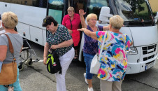Poslední prázdninový víkend připravil Městský úřad v Prachaticích pro seniory autobusový <a onclick="javascript:pageTracker._trackPageview('/downloads/wp-content/uploads/2026/08/ISEH3389.jpg');"  href="https://www.rscr.cz/wp-content/uploads/2026/08/ISEH3389.jpg"><img class="alignnone size-medium wp-image-29106" title="ISEH3389" src="https://www.rscr.cz/wp-content/uploads/2026/08/ISEH3389-225x300.jpg" alt="" width="225" height="300" />&hellip;</a>. Senioři navštívili nově