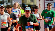 130. ročník Praha – Běchovice <a onclick="javascript:pageTracker._trackPageview('/downloads/wp-content/uploads/2026/10/BĚCHOVICE-2026.jpg');" href="https://www.rscr.cz/wp-content/uploads/2026/10/BĚCHOVICE-2026.jpg"><img class="alignnone size-medium wp-image-29593" title="BĚCHOVICE 2026" src="https://www.rscr.cz/wp-content/uploads/2026/10/BĚCHOVICE-2026-300x200.jpg" alt="" width="300" height="200" />…</a>
Již tradičně měla zastoupení i Rada seniorů ČR. Na snímku před cílem je člen předsednictva